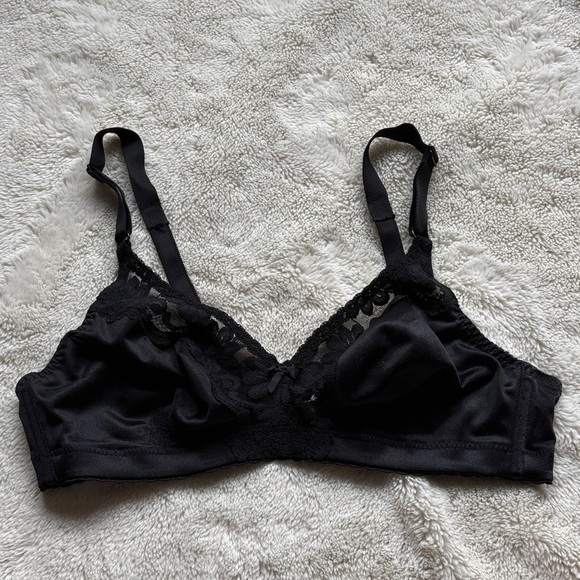 Vintage Smart Black Lace Unpadded Bra | Size 38B | Classic Wire-Free Lingerie - Picture 2 of 7